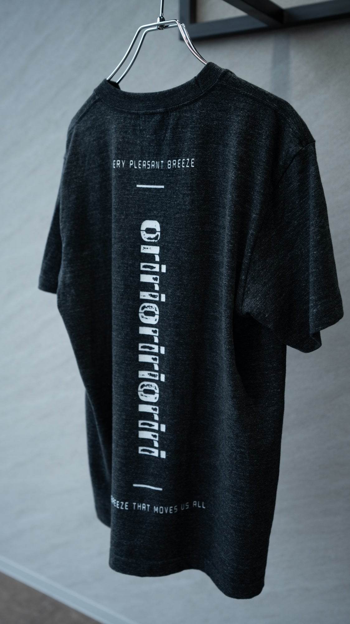 バックプリントTシャツ