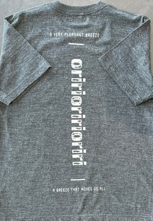 バックプリントTシャツ