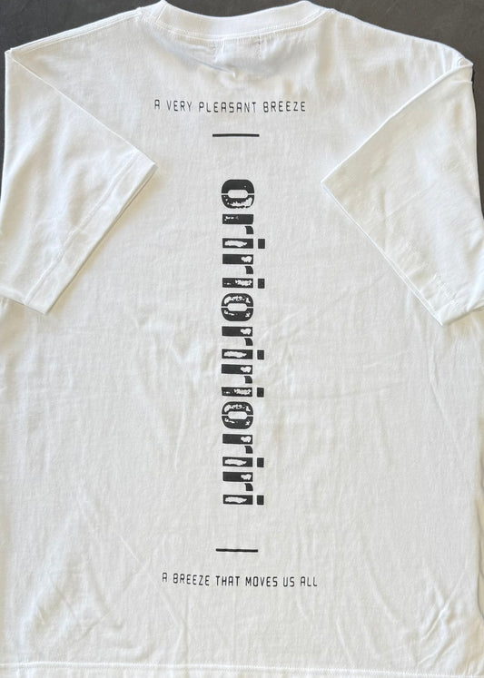 バックプリントTシャツ