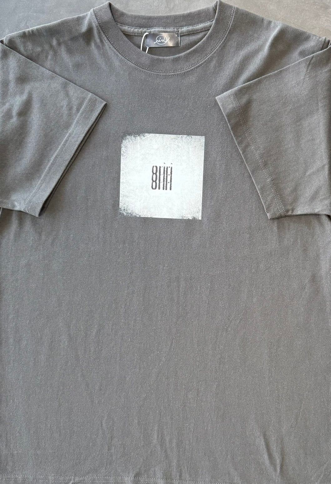 スクエアロゴTシャツ