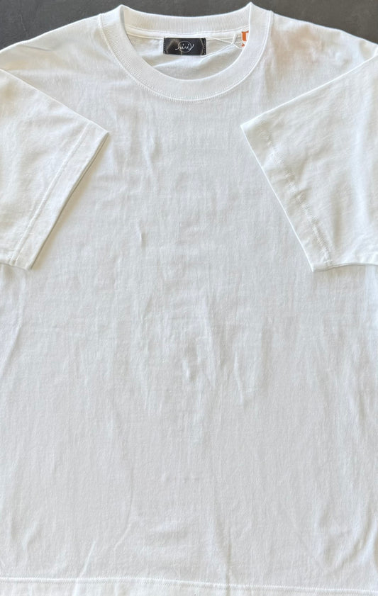 バックプリントTシャツ