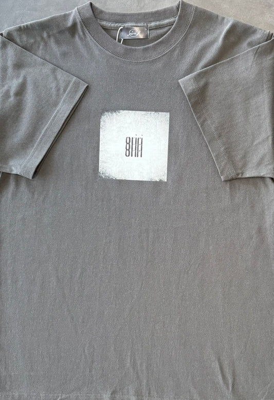 スクエアロゴTシャツ