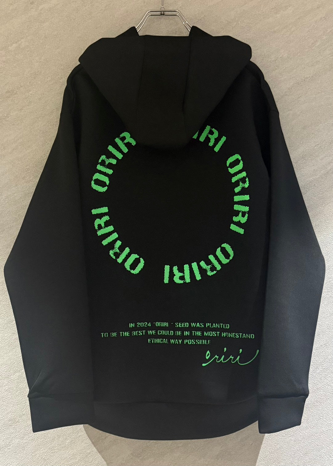 セットアップ サークルロゴパーカー